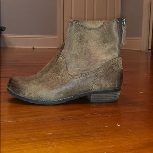 Dolce Vita ankle booties